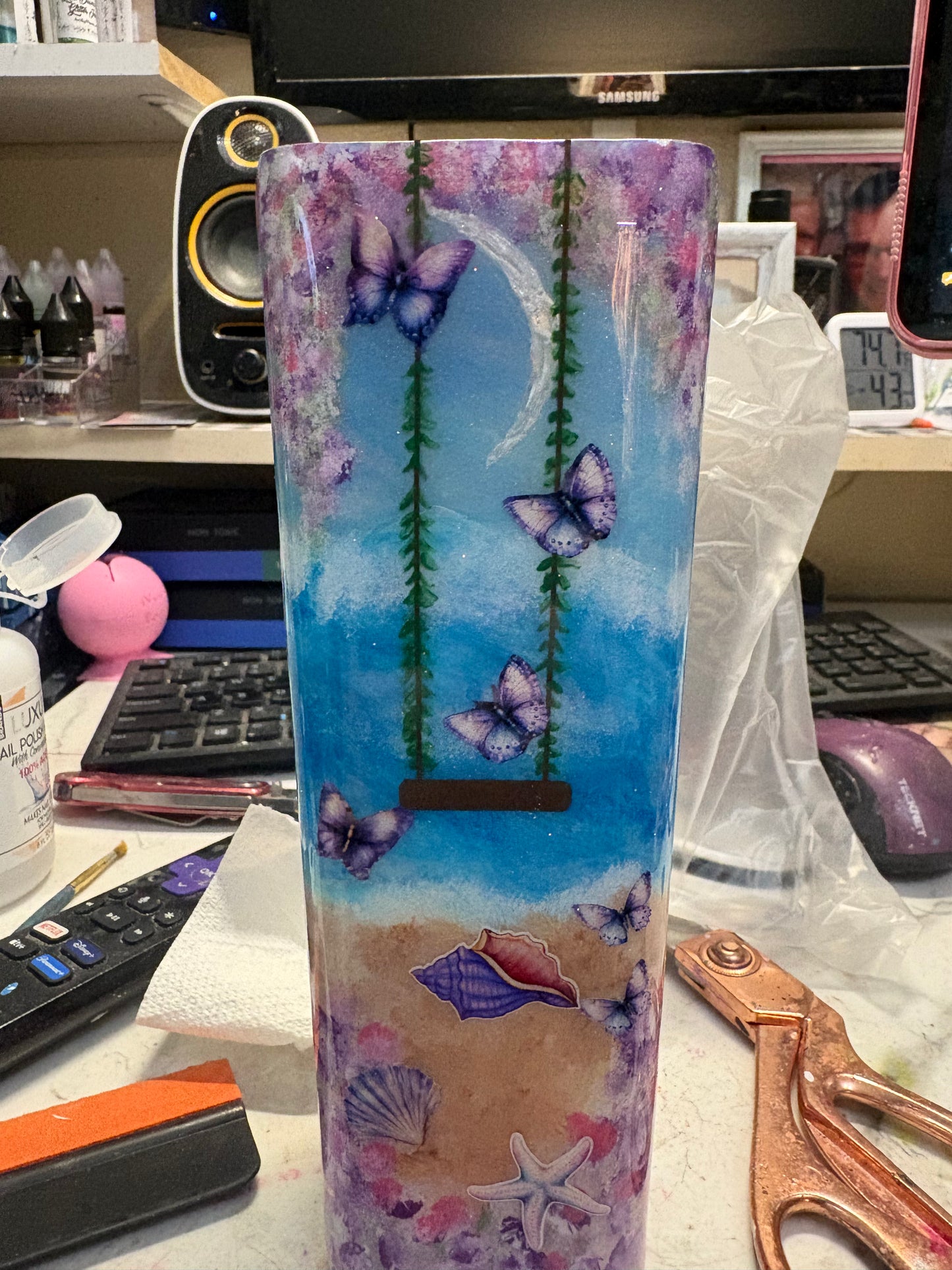 20 oz boxy with hand painted base