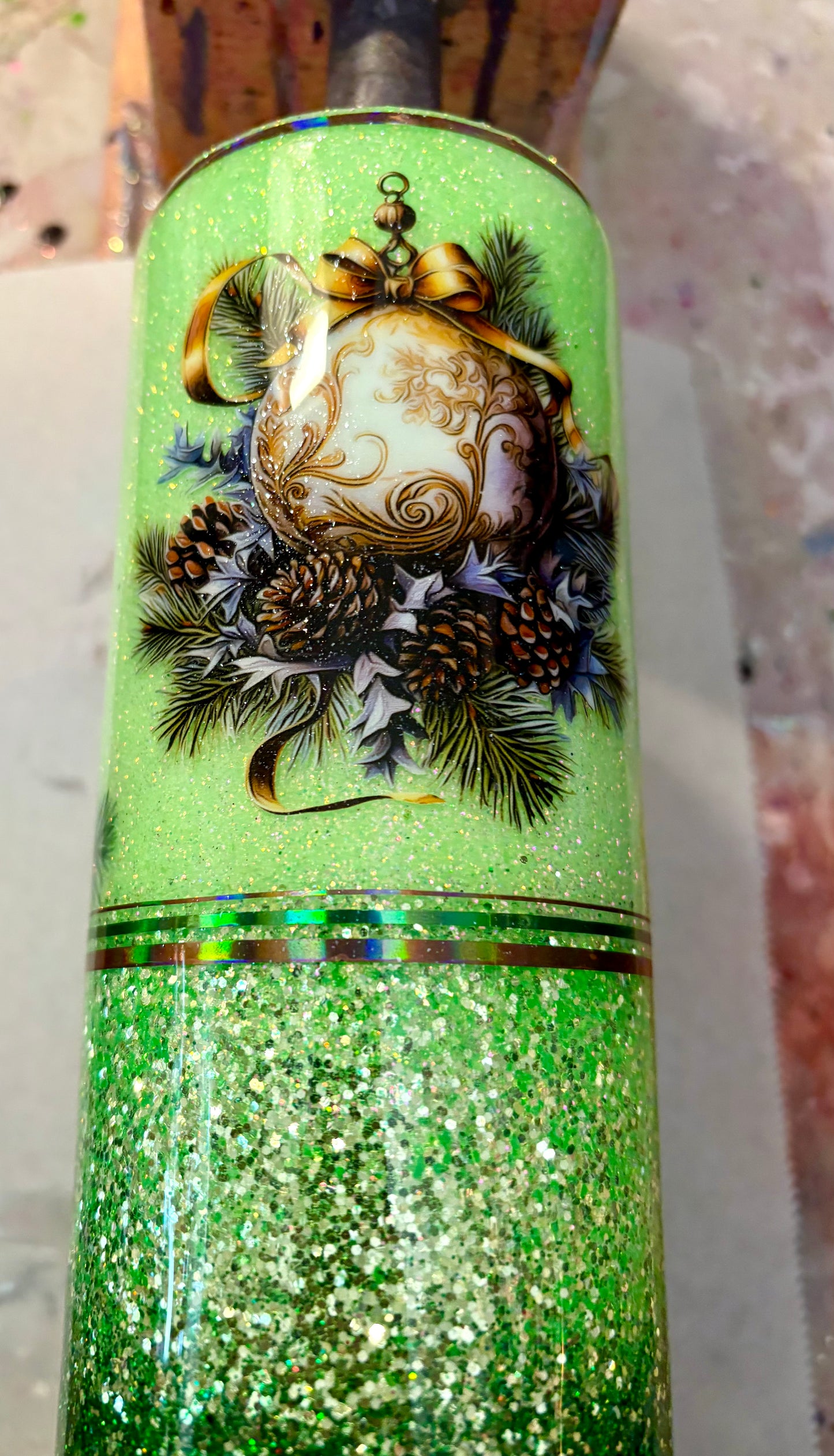 30 oz Green Glittered Beauty