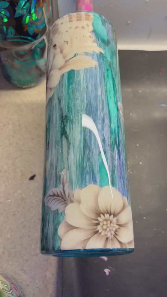 30 oz Rustic painted background with floral embellishments